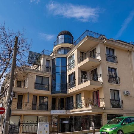 Appartamento Minimalistic 1Br Flat With A Parking Spot Varna Esterno foto