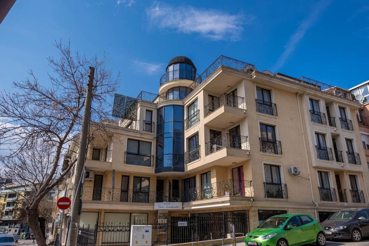 Appartamento Minimalistic 1Br Flat With A Parking Spot Varna Esterno foto