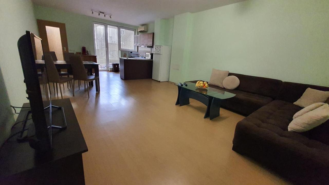 Appartamento Minimalistic 1Br Flat With A Parking Spot Varna Esterno foto