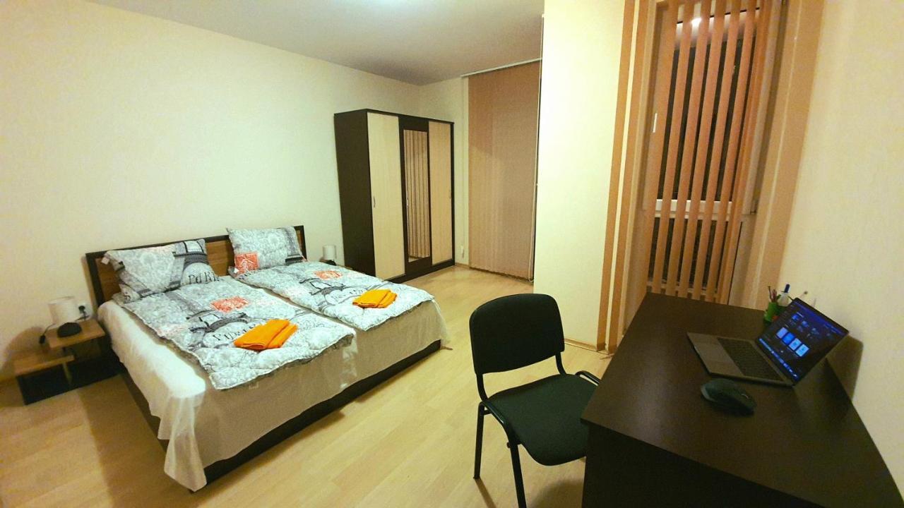 Appartamento Minimalistic 1Br Flat With A Parking Spot Varna Esterno foto