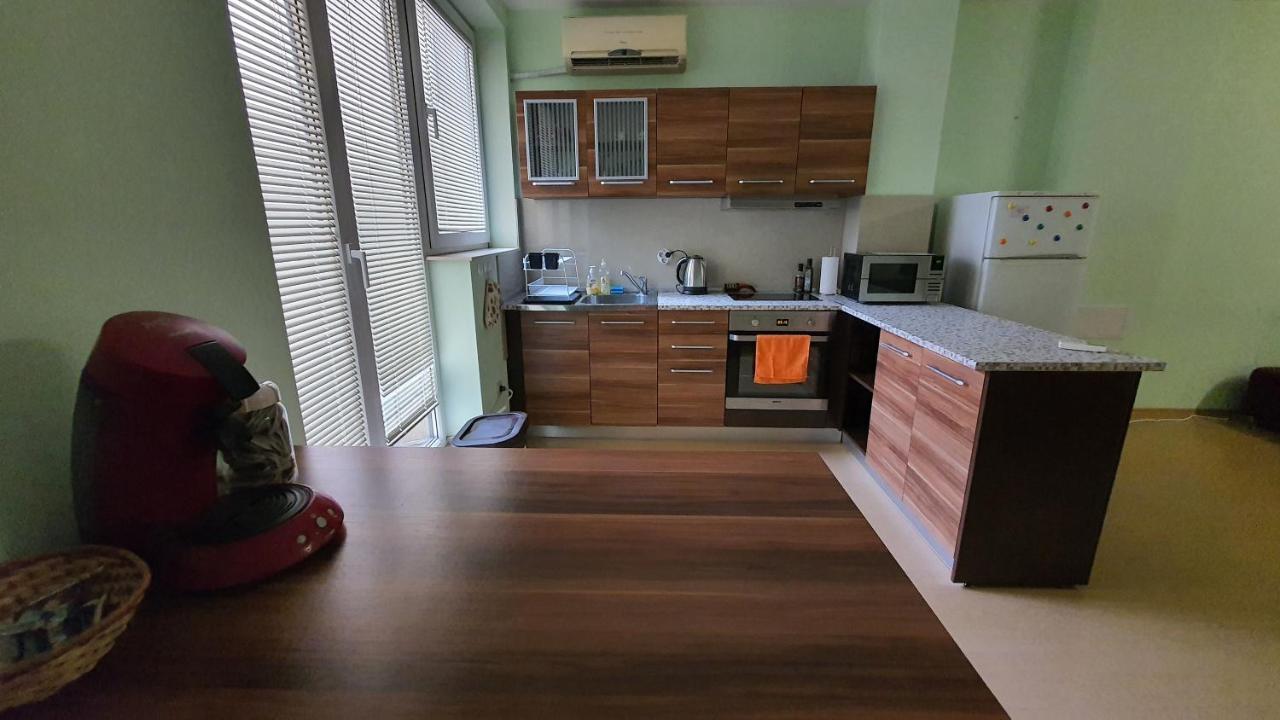Appartamento Minimalistic 1Br Flat With A Parking Spot Varna Esterno foto