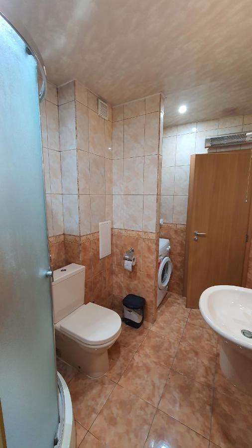 Appartamento Minimalistic 1Br Flat With A Parking Spot Varna Esterno foto